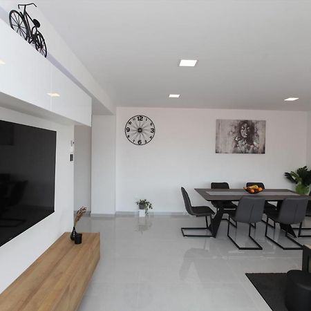 Apartmani Ive โตรกีร์ ภายนอก รูปภาพ