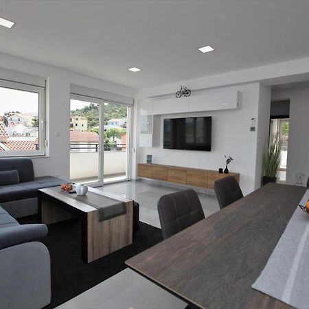 Apartmani Ive โตรกีร์ ภายนอก รูปภาพ