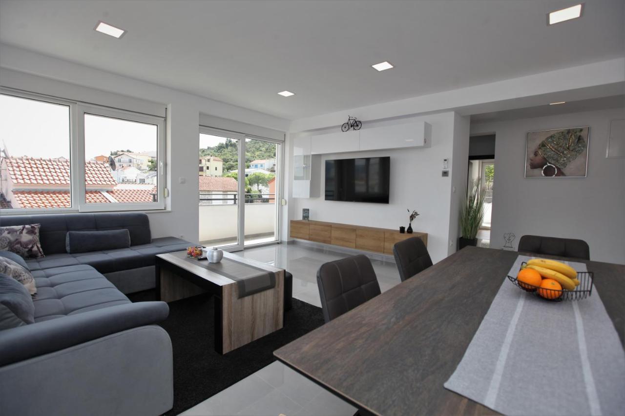 Apartmani Ive โตรกีร์ ภายนอก รูปภาพ