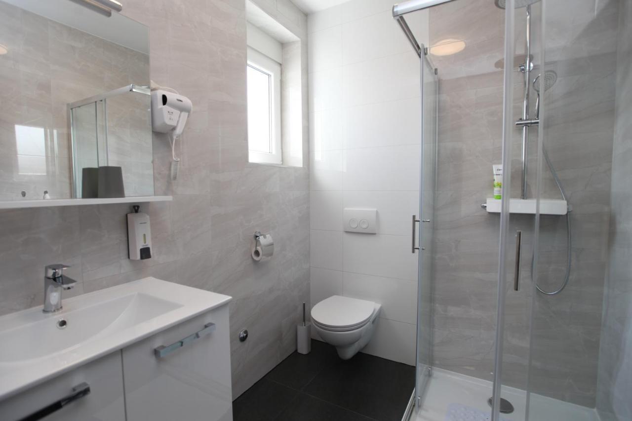 Apartmani Ive โตรกีร์ ภายนอก รูปภาพ