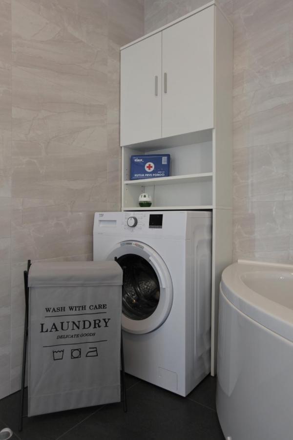 Apartmani Ive โตรกีร์ ภายนอก รูปภาพ
