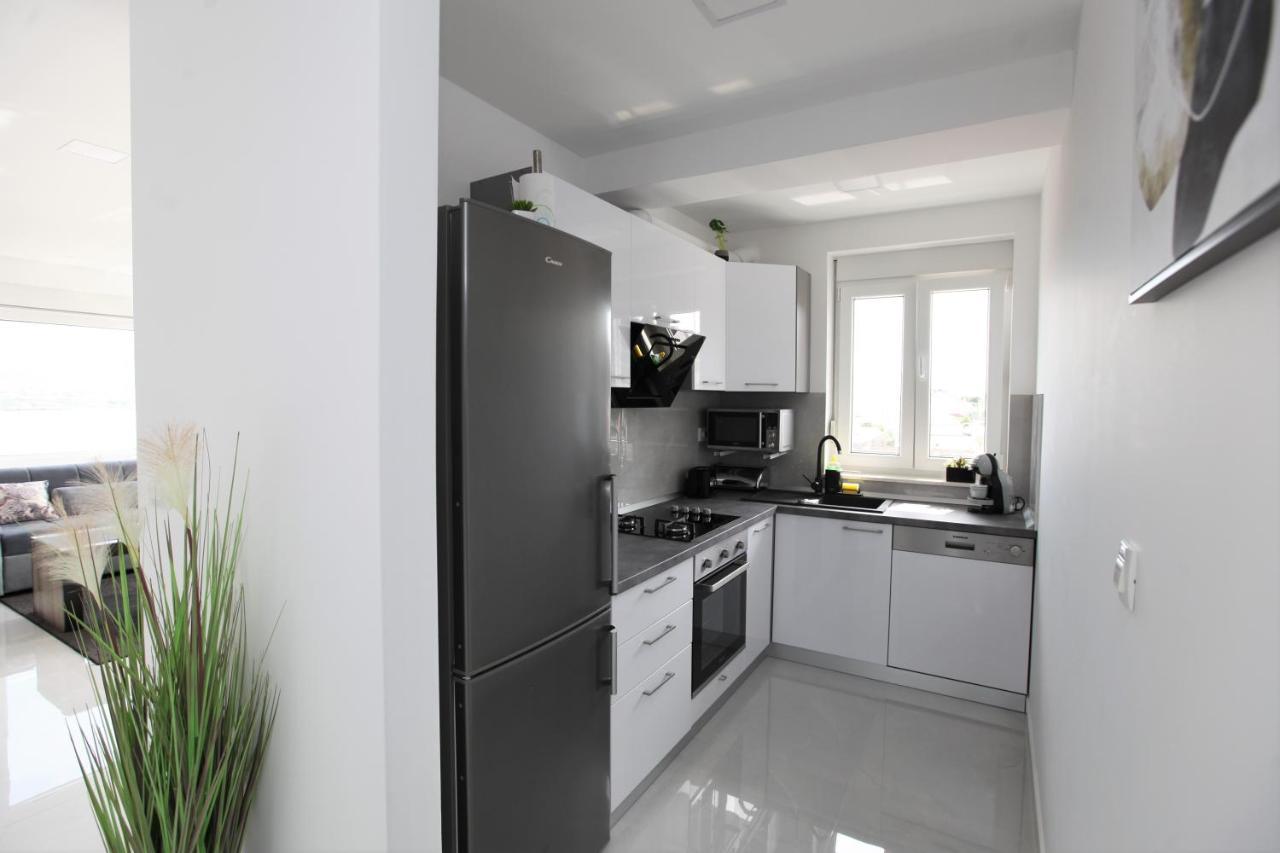 Apartmani Ive โตรกีร์ ภายนอก รูปภาพ