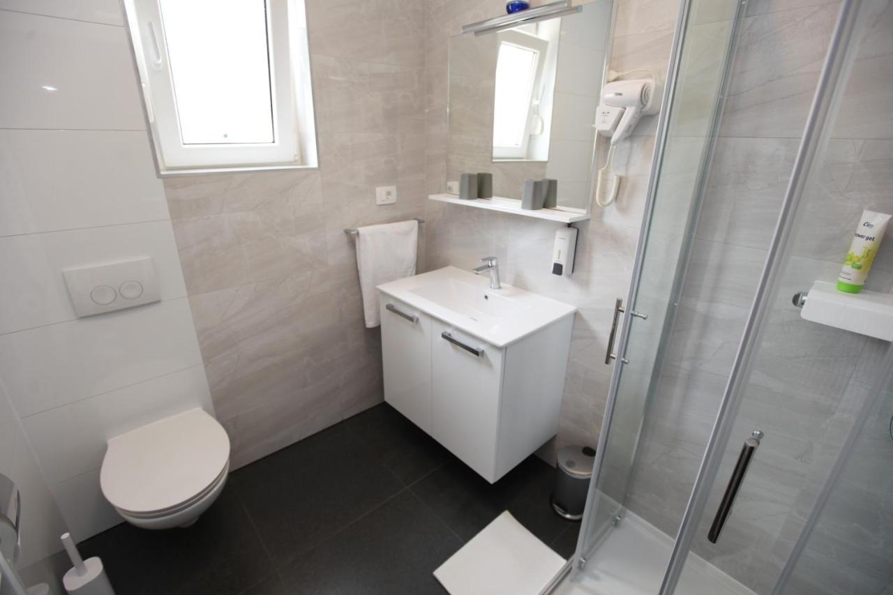 Apartmani Ive โตรกีร์ ภายนอก รูปภาพ