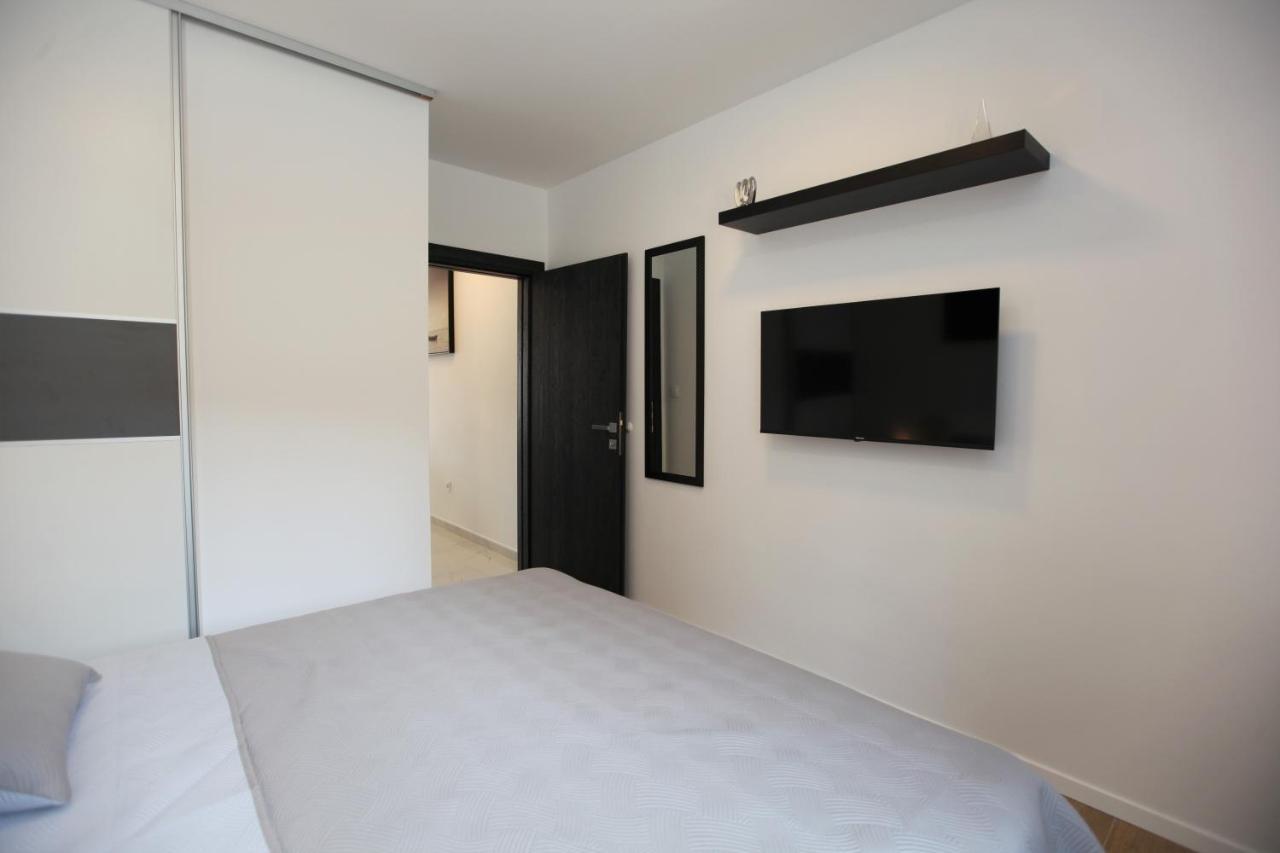 Apartmani Ive โตรกีร์ ภายนอก รูปภาพ