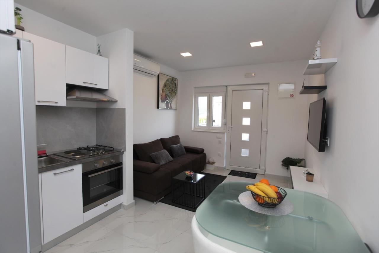 Apartmani Ive โตรกีร์ ภายนอก รูปภาพ