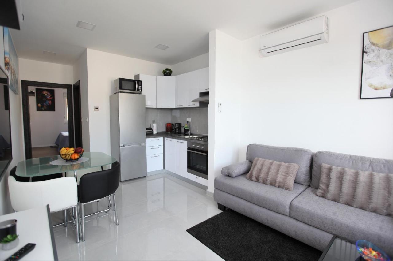 Apartmani Ive โตรกีร์ ภายนอก รูปภาพ