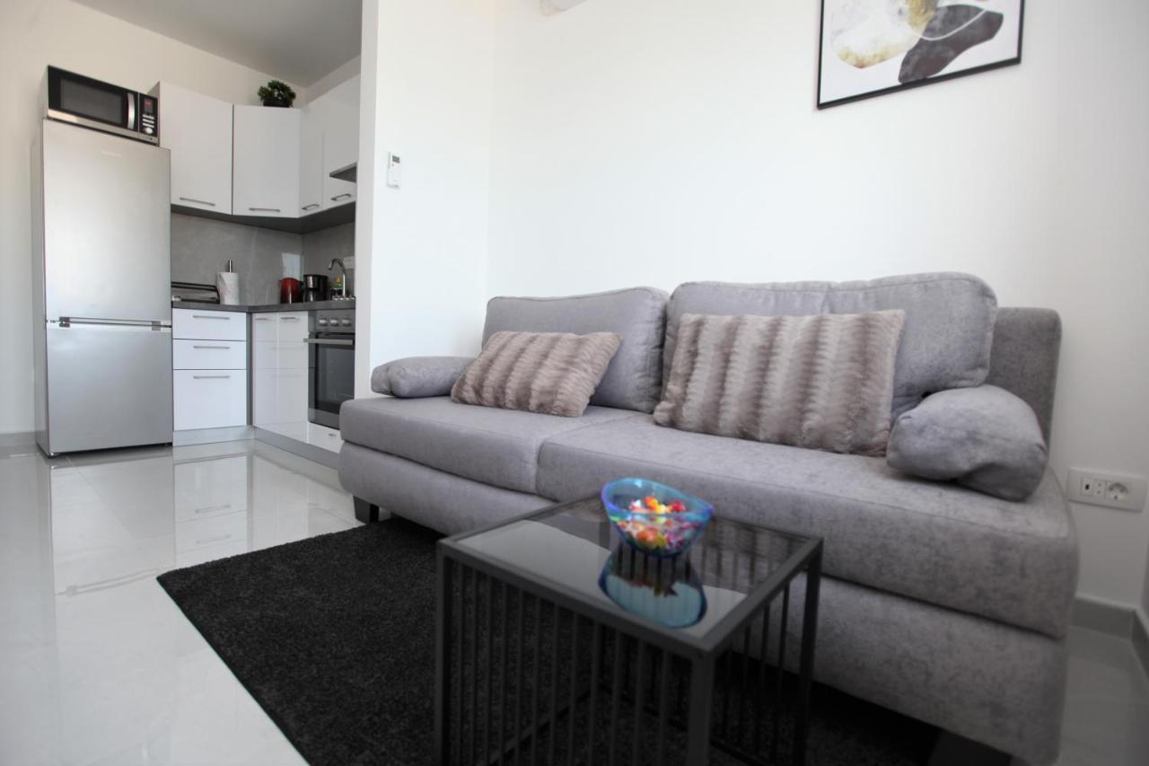 Apartmani Ive โตรกีร์ ภายนอก รูปภาพ